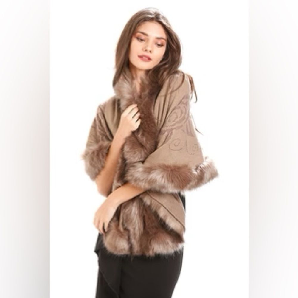 Passages Brown Fur-Trimmed Shawl